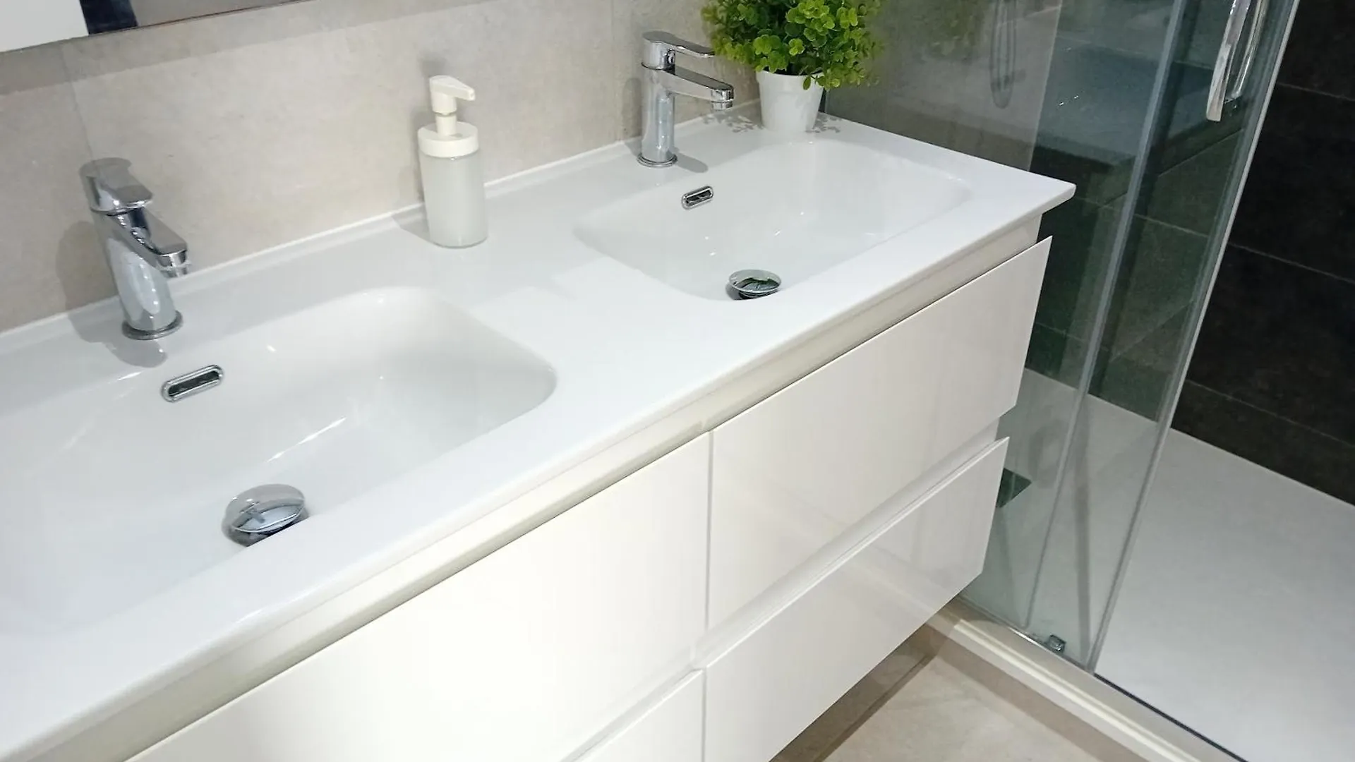 Beautiful Studio In Gibraltar - E1